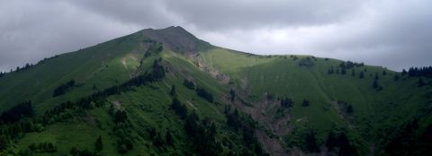 Pointe de Chaurionde depuis Coutarse. Massif des Bauges