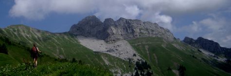 Sambuy, versant sud. Massif des Bauges.